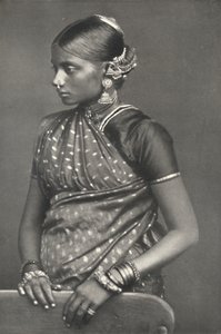 Tamulin mit Schmuck, 1926