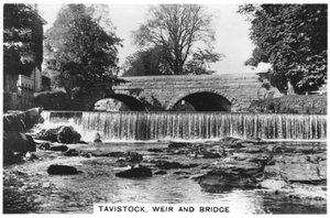 Tavistock, Wehr und Brücke, 1937 von Unbekannt