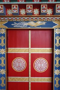 Tempel der Tausend Buddhas. Dashang Kagyu Ling Gemeinde. Pagodentür, La Boulaye, Frankreich von Unbekannt