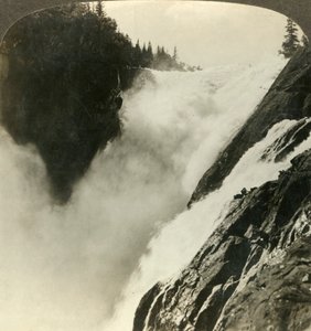 Großartige Pracht der mächtigen Riukan-Fälle, wo sie ihren 800-Fuß-Absturz beginnen, Norwegen, ca. 1905 von Unbekannt