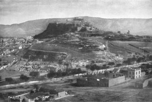 Die Akropolis, mit Blick auf den Areopagus und den Berg Hymettus, von Westen, 1913 von Unbekannt