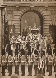 Die Krönungsprozession zur Abtei, 1937 von Unbekannt