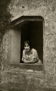 Die Herzogin in der Bisham Abbey, 1928 von Unbekannt