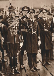 Der Herzog von York und Prinz Heinrich begrüßen den Prinzen von Wales in Portsmouth, 1925