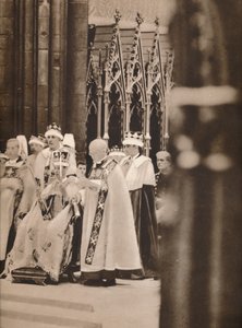 Die Inthronisation Seiner Majestät, der gekrönt und geszeptert zu sehen ist, 1937 von Unbekannt