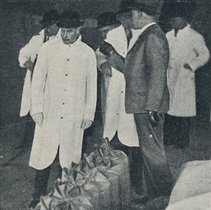 Das Interesse des Königs an der Industrie, ca. 1933, 1937 von Unbekannt