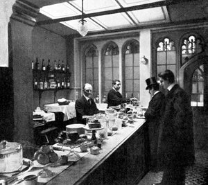 Die Lobby-Bar, House of Commons, Westminster, London, um 1905 von Unbekannt