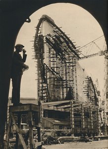 Der massive Rumpf, teilweise platziert, 1930-1934, 1936 von Unbekannt