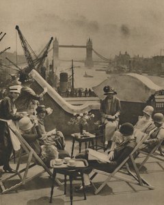 Der Pool vom Dachgarten des Langbourne Clubs für Stadtfrauen, 1920er Jahre, um 1935 von Unbekannt