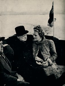 Der Premierminister besucht die Docks von London, ca. 1940 von Unbekannt