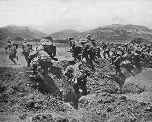 Der Beginn eines Angriffs auf die türkischen Stellungen, 1915