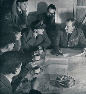 Der Überfall ist vorbei, aber die Aufgabe der Besatzung ist noch nicht beendet, 1941