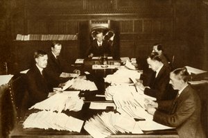 Szene im Büro des Lordkanzlers...Parlamentswahl, 1923, 1935