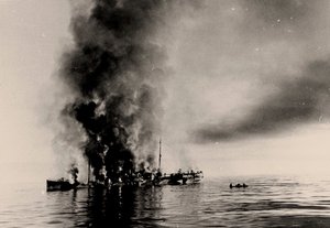 Das Sinken des Eisbrechers Alexander Sibiryakov durch den deutschen Kreuzer Admiral Scheer am 25. August 1942 von Unbekannt