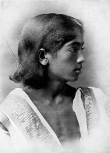 Dies ist ein Foto von J. Krishnamurti, um 1911, 1911