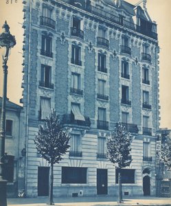 Fassade eines Stadthauses, um 1900 von Unbekannt