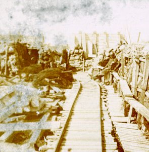 Schützengräben und Eisenbahnlinie, Yser südlich, Diksmuide, Belgien, ca. 1914-1918