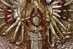 Tu An Buddhistischer Tempel. Quan Am Bodhisattva des Mitgefühls oder Göttin der Barmherzigkeit, Saint-Pierre-en-Faucigny, Frankreich von Unbekannt