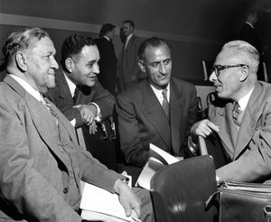 US- und Pakistan-Delegierte bei den Vereinten Nationen, Paris, 1950er Jahre von Unbekannt