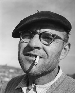 Umberto Bratti, ein Arbeiter am Donzere-Mondragon-Kanal und Kraftwerk, 1952 von Unbekannt
