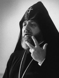Vazgen I., Oberster Patriarch und Katholikos aller Armenier von Unbekannt