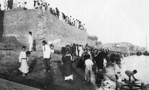 Warten auf die Ankunft der Truppenschiffe, Tigris, Bagdad, Irak, 1917-1919 von Unbekannt