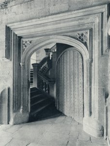 Waynfletes Nordtür, mit der Treppe aus dem 17. Jahrhundert zur Oberen Schule und Antechapel, 1926 von Unbekannt