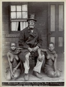 William Amazizi, Lo-Bens Kriegsarzt mit Nganga und Schlepu von Unbekannt