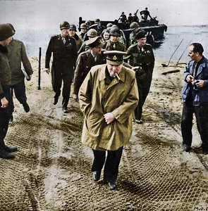 Winston Churchill über den Rhein. Vorwärts nach Deutschland! Vorwärts zum Sieg!, 1945