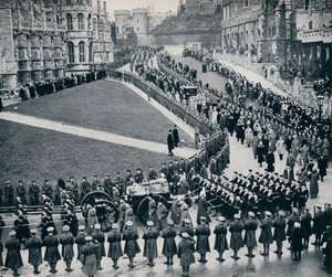 Innerhalb der Mauern des historischen Windsor Castle, 1936 von Unbekannt