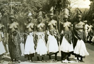Tänzerinnen, Sierra Leone, 20. Jahrhundert von Unbekannt
