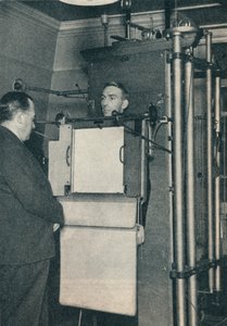Röntgengerät zur Untersuchung von Verdachtsfällen auf Herz- oder Lungenerkrankungen, ca. 1935-1937 von Unbekannt