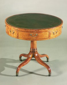 Ein kleiner Sheraton-Satinholztisch. Englisch, um 1790 von Unbekannt Unbekannt