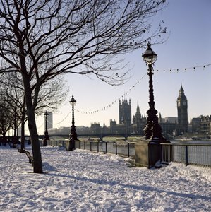 Big Ben, Westminster Abbey und Houses of Parliament im Schnee von Unbekannt Unbekannt