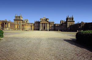 Blenheim Palace, Außenansicht, erbaut von John Vanbrugh und Nicholas Hawksmoor zwischen 1705 und 1722, Oxfordshire, UK von Unbekannt Unbekannt