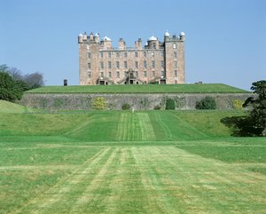 Drumlanrig Castle, Ansicht des Äußeren, schottische Schule, erbaut 1679-91, Dumfries, UK