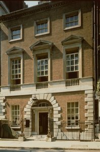 Eingang zu Nr. 44 Berkeley Square, London