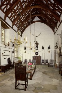 Innenansicht der Großen Halle, Cotehele House, Cornwall von Unbekannt Unbekannt