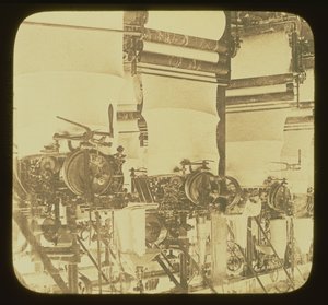 Strickmaschinen in Betrieb in der Wolsey-Wollfabrik, Leicestershire, um 1850 von Unbekannt Unbekannt