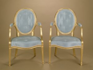 Paar Adam-Stühle mit ovaler Rückenlehne, vergoldet, blau gepolstert, um 1780 von Unbekannt Unbekannt