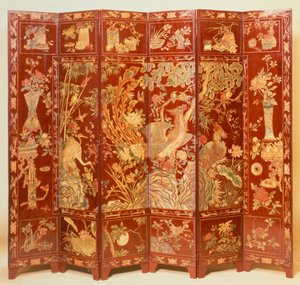 Pastorale Szene (roter Lackschirm mit vergoldeter Chinoiserie) von Unbekannt Unbekannt