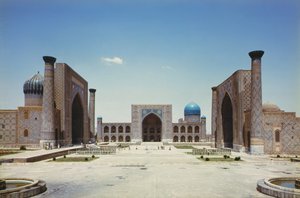 Registan, mit den drei mohammedanischen Religionsschulen (Madrasahs)