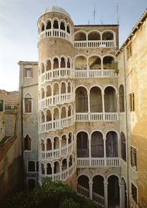 Die Bovolo-Treppe, vom Palazzo Contarini dal Bovolo von Unbekannt Unbekannt