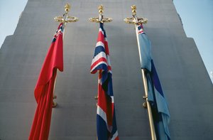 Union Jacks am Cenotaph, London