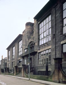 Ansicht des Äußeren der Glasgow School of Art, gebaut 1897-1909 von Charles Rennie Mackintosh, (1868-1928); Schottland, UK