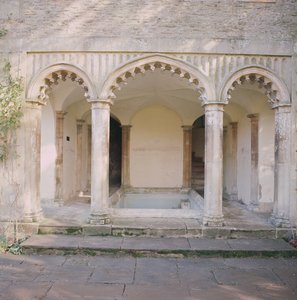 Ansicht des Äußeren des Badehauses, Corsham Court, Wiltshire von Unbekannt Unbekannt