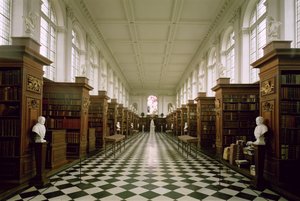 Wren Library, Innenansicht, 1676-84, erbaut von Sir Christopher Wren, Trinity College, Cambridge, UK
