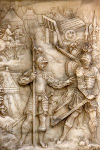 Basilika von St. Denis, Grab von Franz I. König von Frankreich und Claude von Frankreich, Fundamentrelief, Darstellung der Belagerung von Carignan, Saint-Denis, Frankreich von Unbekannt