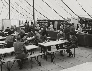 Kantinenzelt, Weybourne Sommerlager, April 1954 (s/w Foto) von Unbekannt