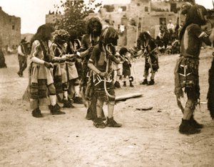 Schlangen tragen 1900 (Foto) von Hippolyte Lalaise Devéria
